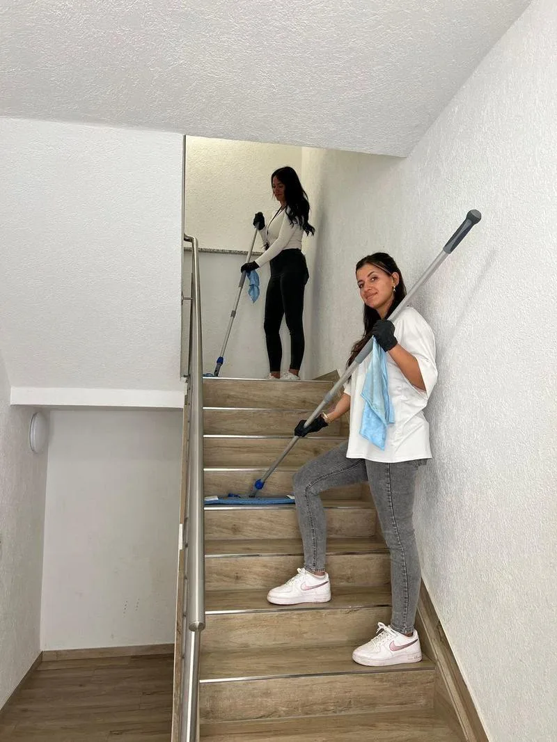 Treppenhausreinigung Wohnanlage Köln